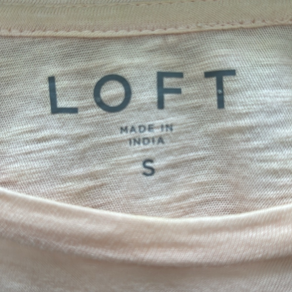 Loft elevated t-shirt size S. - Picture 4 of 5